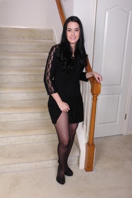 Dark haired amateur Nyla Parker decides the time is ripe to pose in the nude 84044319
