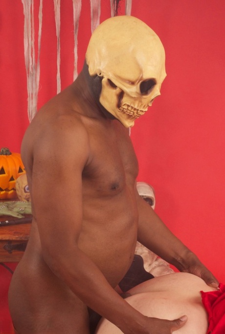 British BBW Lexie Cummings engages in interracial sex during a cosplay scene 95629428