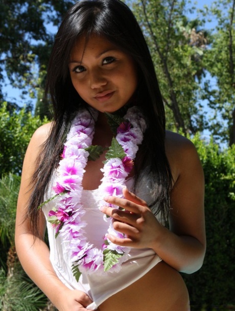 Katsuni and a girlfriend have a threesome in the pool and on a bed as well 73396614