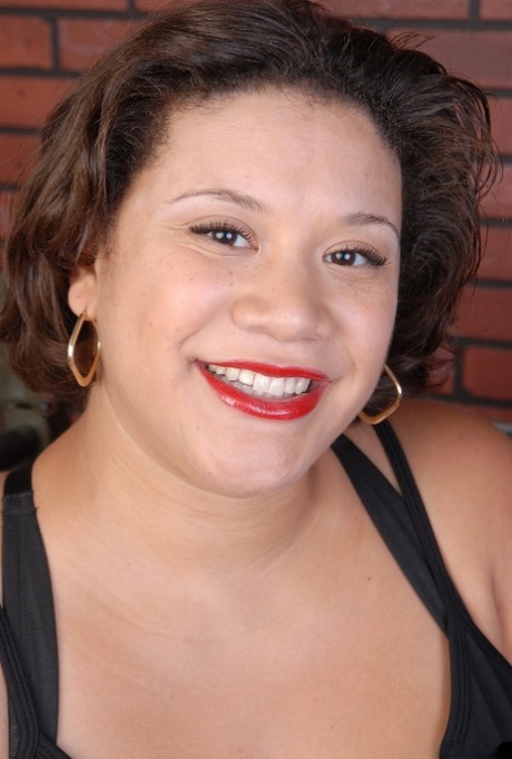 Plump BBW Monet sheds her clothes to show us her fantastic huge boobs 34398209
