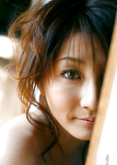 Teenage asian babe Reina Mizuki revealing her petite tits and hairy pussy 25213385