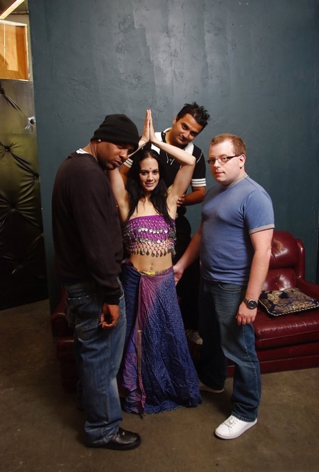 Indian slut Vanita Sakala has some hardcore fun with three guys 42009747